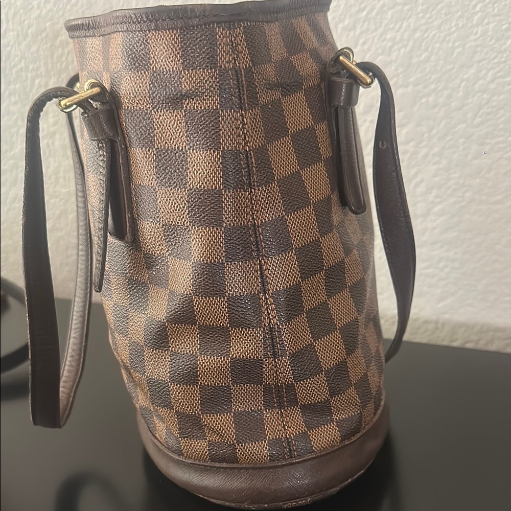 Louis Vuitton Damier Bucket Bag - Picture 3 of 9